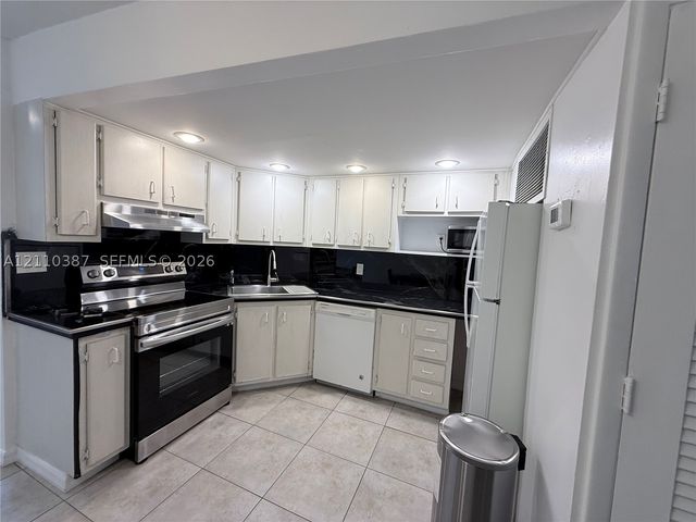 2175 NE 56th St 107, Fort Lauderdale, FL 33308