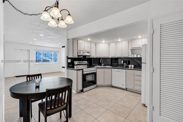 2175 NE 56th St 107, Fort Lauderdale, FL 33308