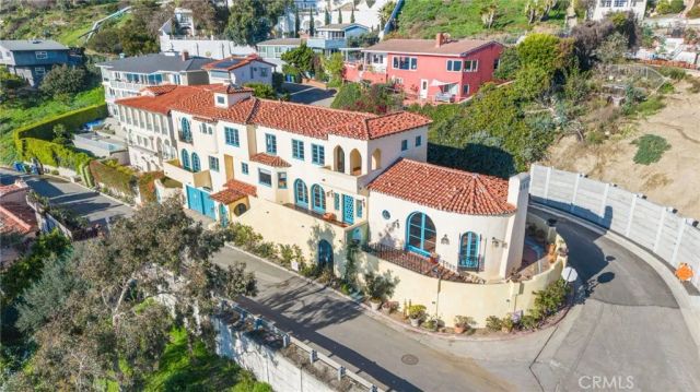 17501 Castellammare, Pacific Palisades, CA 90272