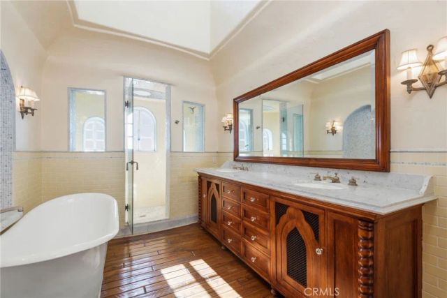 17501 Castellammare, Pacific Palisades, CA 90272