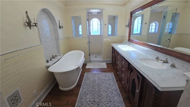 17501 Castellammare, Pacific Palisades, CA 90272