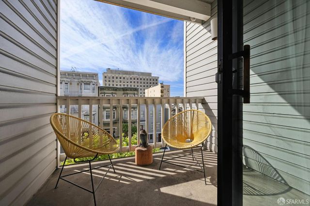 1350 California Street 302, San Francisco, CA 94109