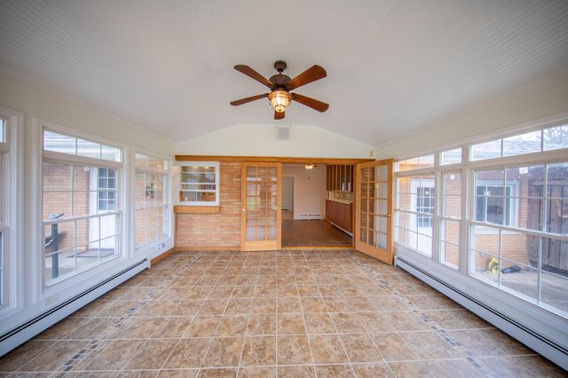 1031 N 350 E, Chesterton, IN 46304