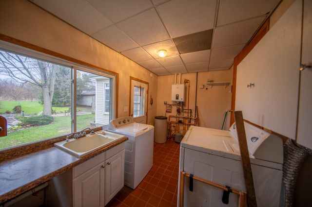 1031 N 350 E, Chesterton, IN 46304