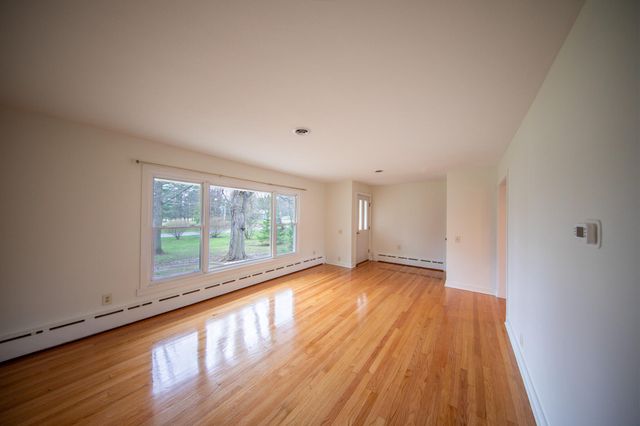 1031 N 350 E, Chesterton, IN 46304