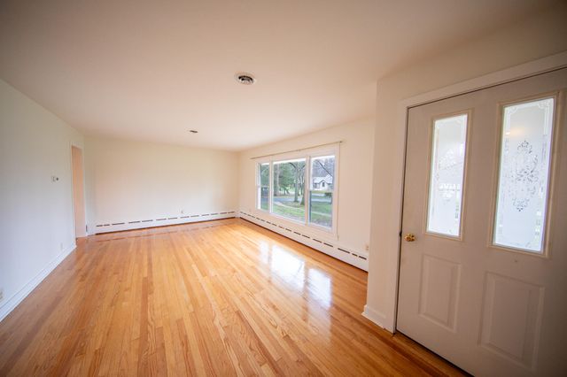 1031 N 350 E, Chesterton, IN 46304