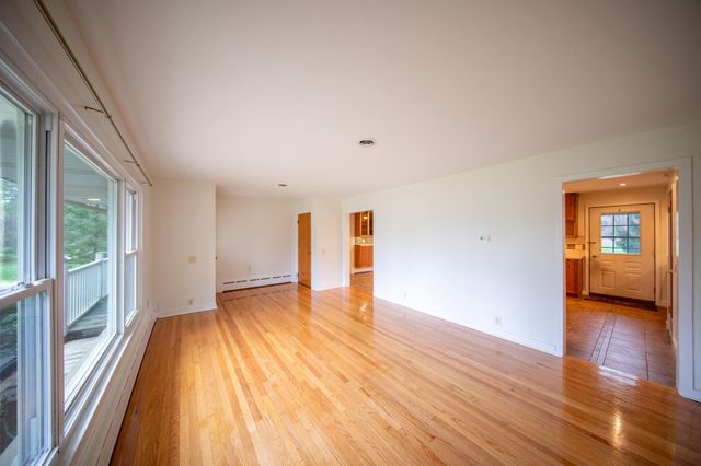 1031 N 350 E, Chesterton, IN 46304