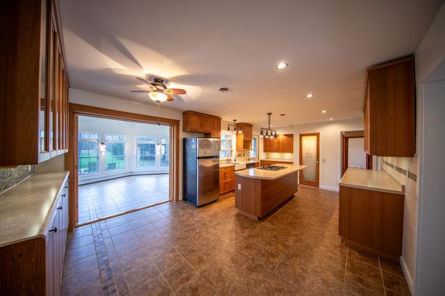 1031 N 350 E, Chesterton, IN 46304