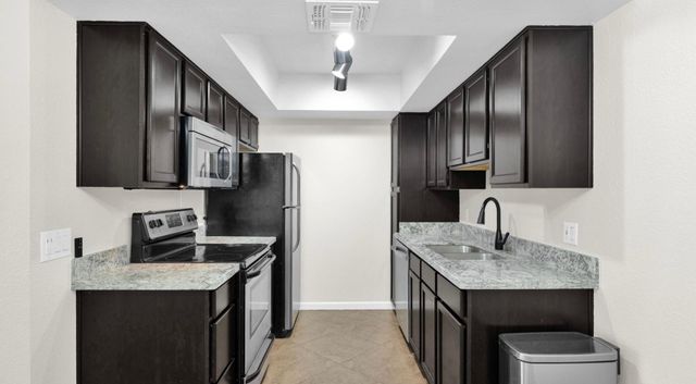 7350 N Via Paseo Del Sur Apt M205, Scottsdale, AZ 85258