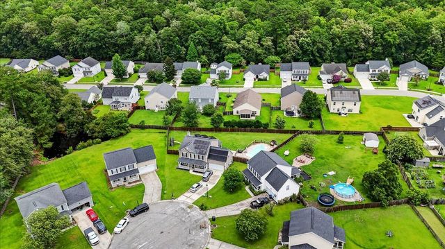 105 Warrell Circle, Summerville, SC 29485