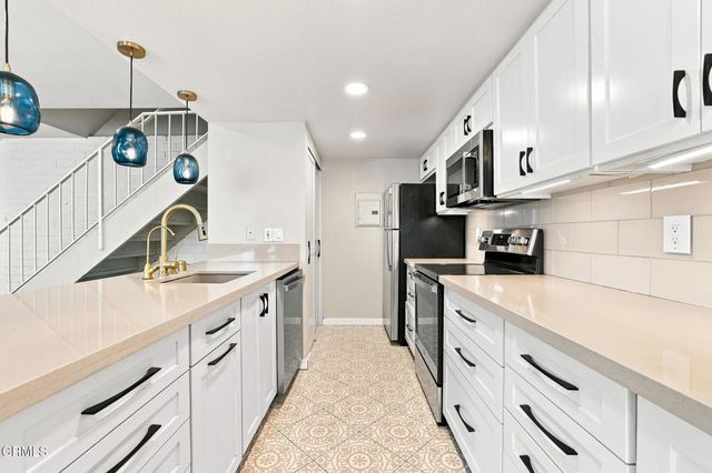 2570 Rudder Avenue, Port Hueneme, CA 93041