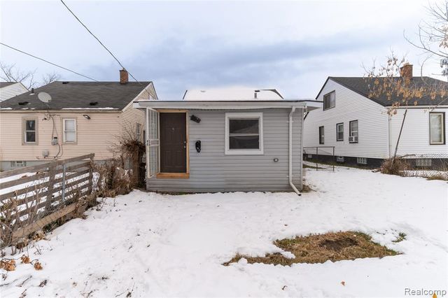 8863 Vaughan Street, Detroit, MI 48228