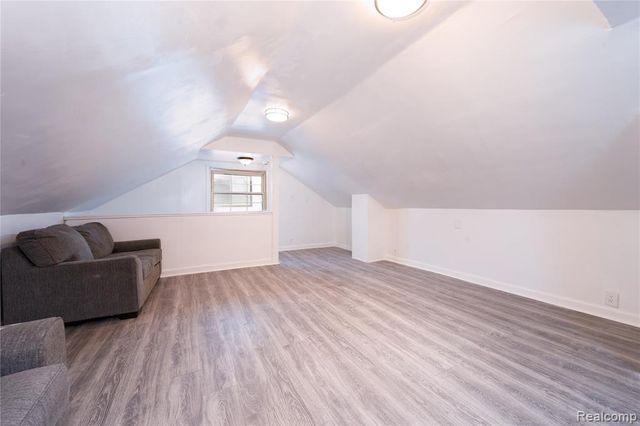 8863 Vaughan Street, Detroit, MI 48228