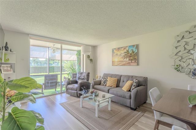 8900 Washington Boulevard 115, Pembroke Pines, FL 33025