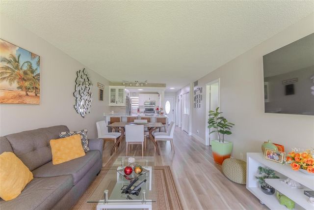 8900 Washington Boulevard 115, Pembroke Pines, FL 33025