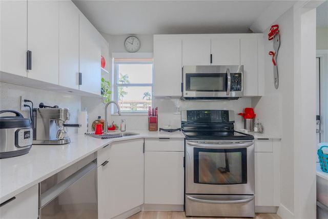 8900 Washington Boulevard 115, Pembroke Pines, FL 33025