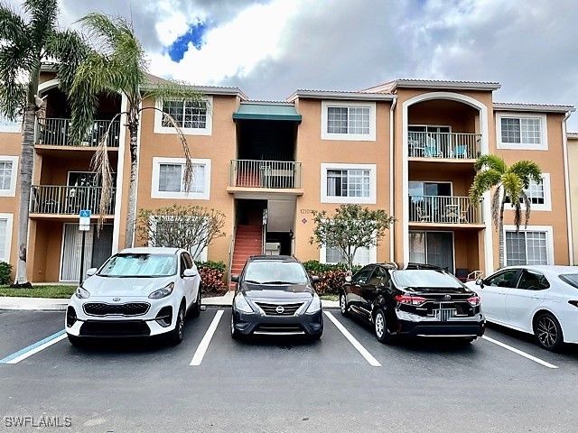 1210 Wildwood Lakes BLVD 306, Naples, FL 34104