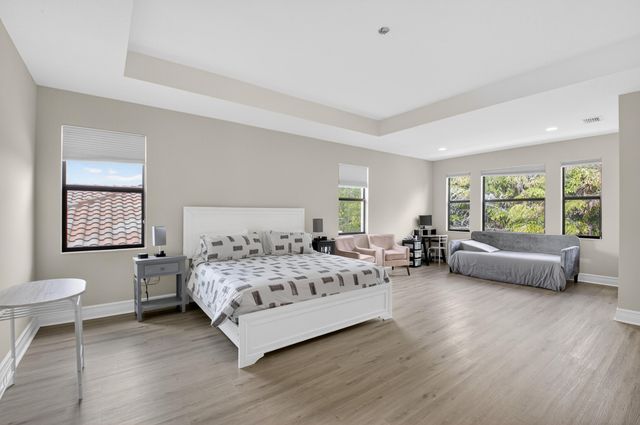 8527 Lewis River Road, Delray Beach, FL 33446