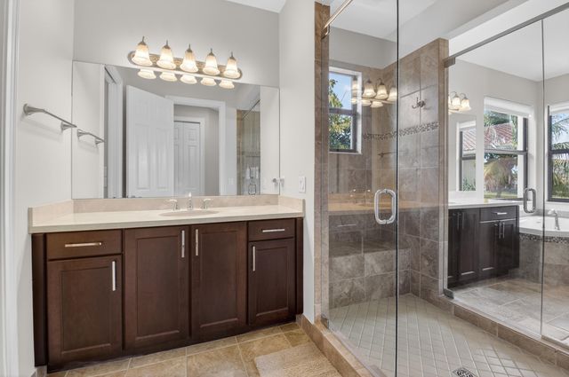 8527 Lewis River Road, Delray Beach, FL 33446