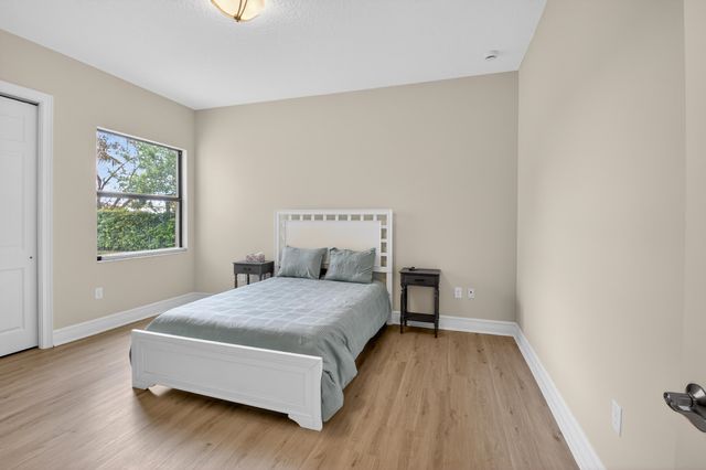 8527 Lewis River Road, Delray Beach, FL 33446