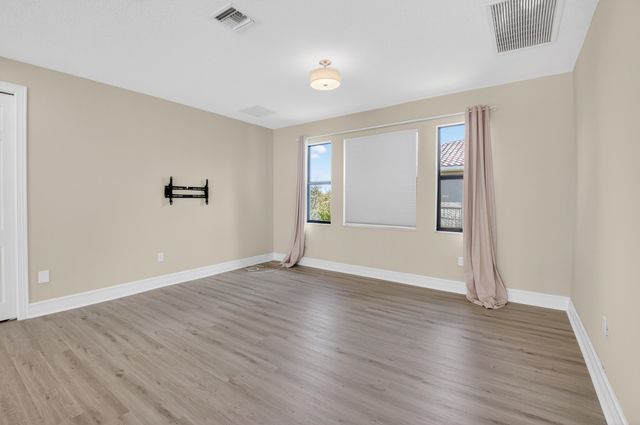 8527 Lewis River Road, Delray Beach, FL 33446