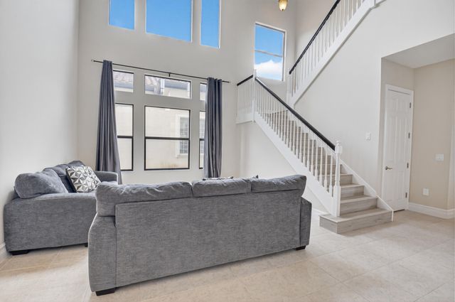 8527 Lewis River Road, Delray Beach, FL 33446