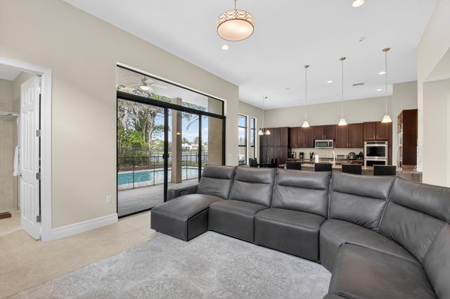 8527 Lewis River Road, Delray Beach, FL 33446