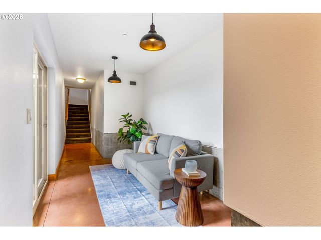 1510 Lincoln St, Hood River, OR 97031