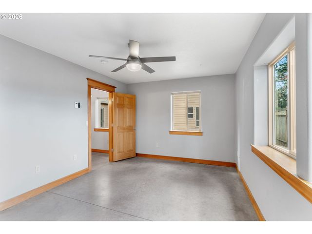 1510 Lincoln St, Hood River, OR 97031