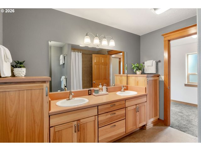 1510 Lincoln St, Hood River, OR 97031