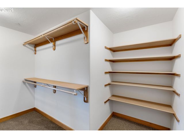 1510 Lincoln St, Hood River, OR 97031