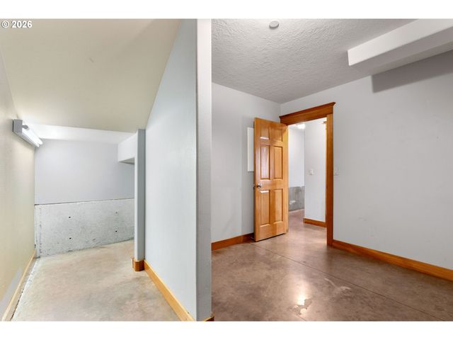 1510 Lincoln St, Hood River, OR 97031