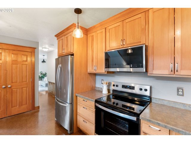 1510 Lincoln St, Hood River, OR 97031