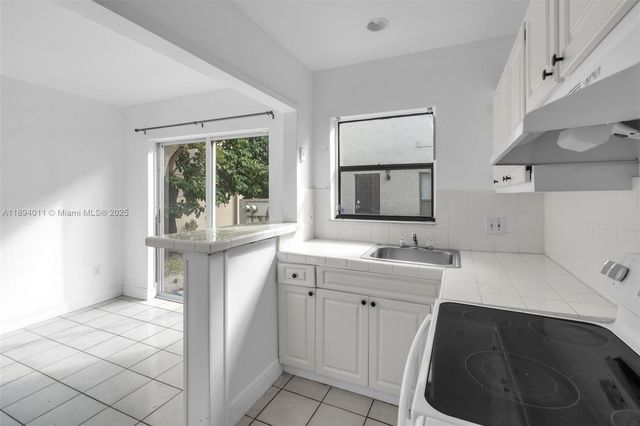 2306 NW 52nd Ave 2306, Lauderhill, FL 33313