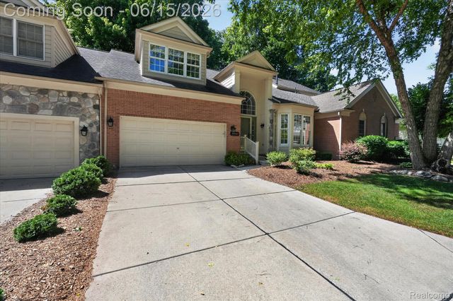 39643 Southwind Lane 13, Northville Township, MI 48168