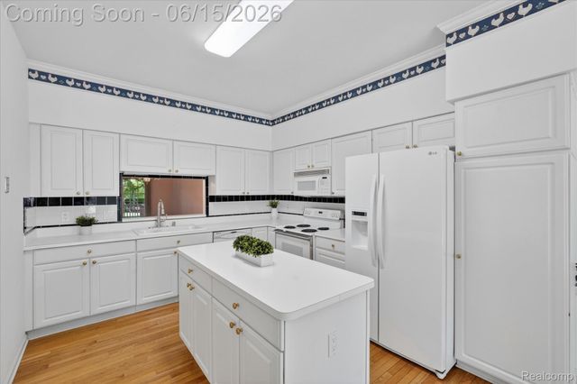 39643 Southwind Lane 13, Northville Township, MI 48168