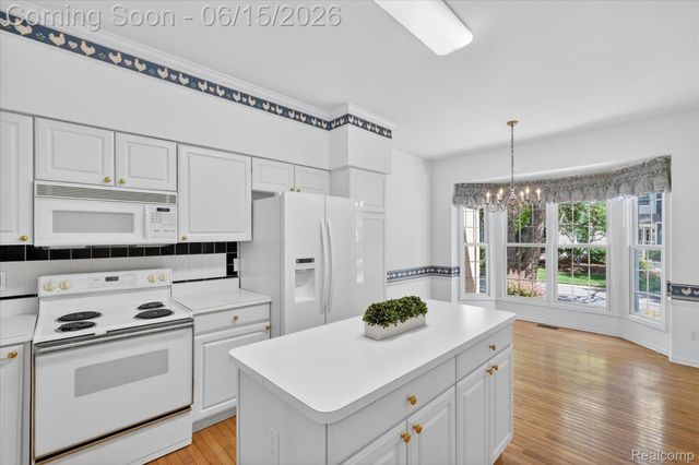 39643 Southwind Lane 13, Northville Township, MI 48168