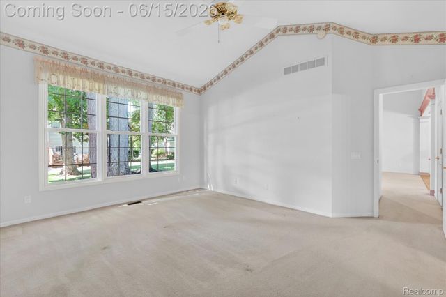 39643 Southwind Lane 13, Northville Township, MI 48168