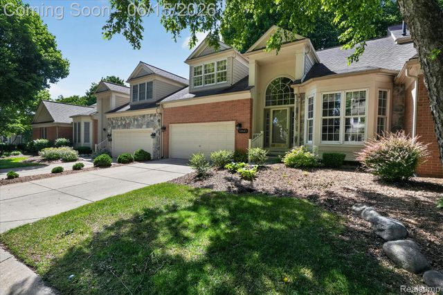 39643 Southwind Lane 13, Northville Township, MI 48168