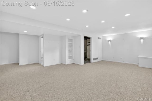 39643 Southwind Lane 13, Northville Township, MI 48168