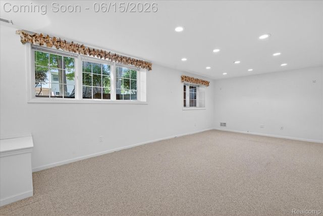 39643 Southwind Lane 13, Northville Township, MI 48168