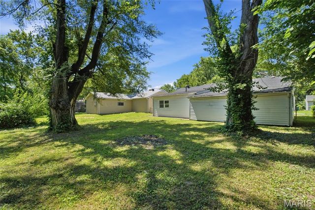 36 Louise Lane, Cahokia, IL 62206
