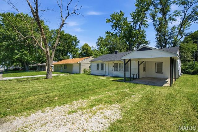 36 Louise Lane, Cahokia, IL 62206