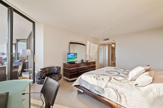 3598 Yacht Club Drive 1804, Aventura, FL 33180