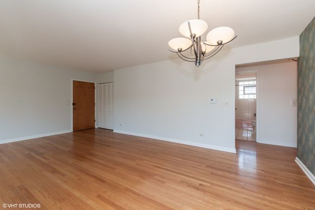 3552 N Oleander Avenue 205, Chicago, IL 60634