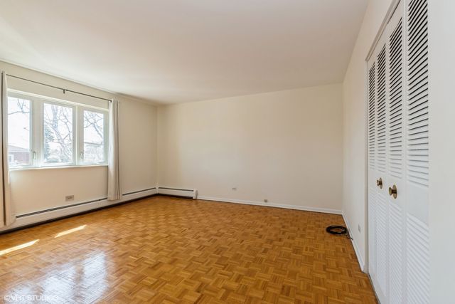 3552 N Oleander Avenue 205, Chicago, IL 60634