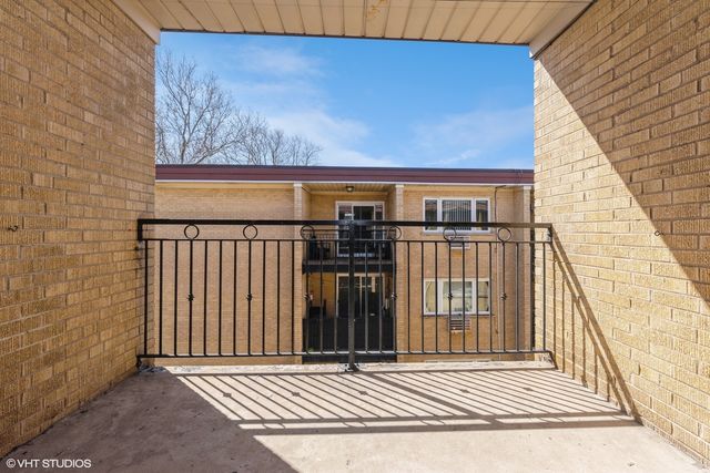 3552 N Oleander Avenue 205, Chicago, IL 60634