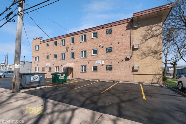 3552 N Oleander Avenue 205, Chicago, IL 60634