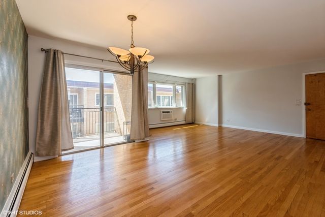 3552 N Oleander Avenue 205, Chicago, IL 60634