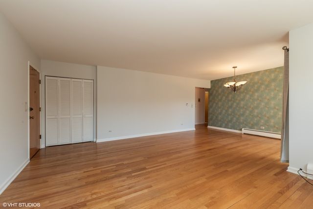3552 N Oleander Avenue 205, Chicago, IL 60634